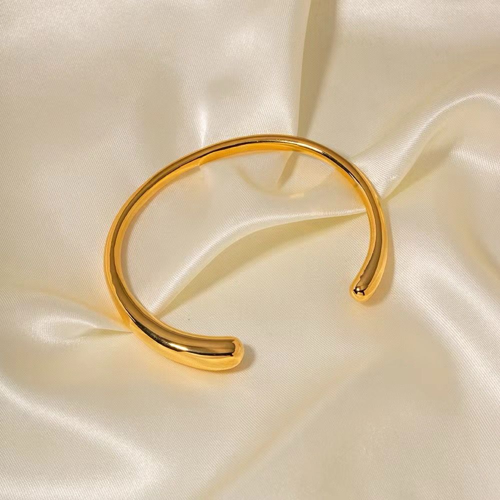 Gleya Sleek Sculpt Cuff