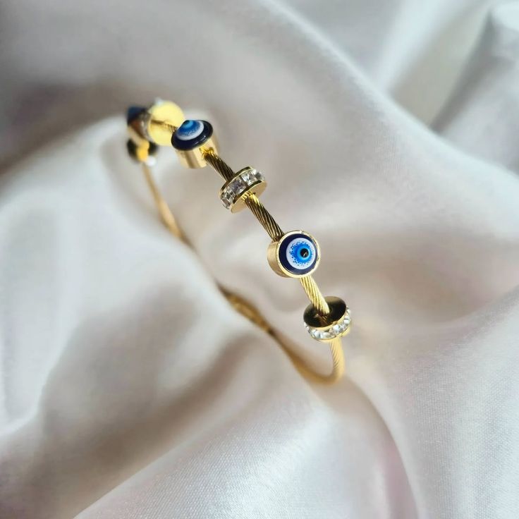 🧿 Evil Eye Charm Cable Bracelet