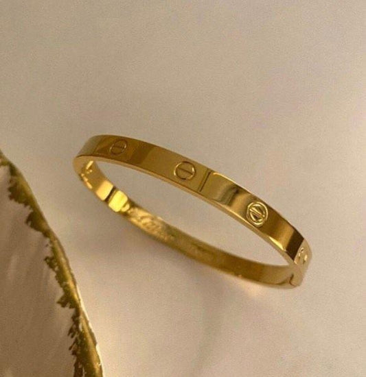 🛡️ Gleya Classic Rivet Cuff 🛡️