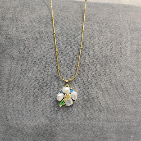 Pearl Blossom Pendant Necklace 🌸