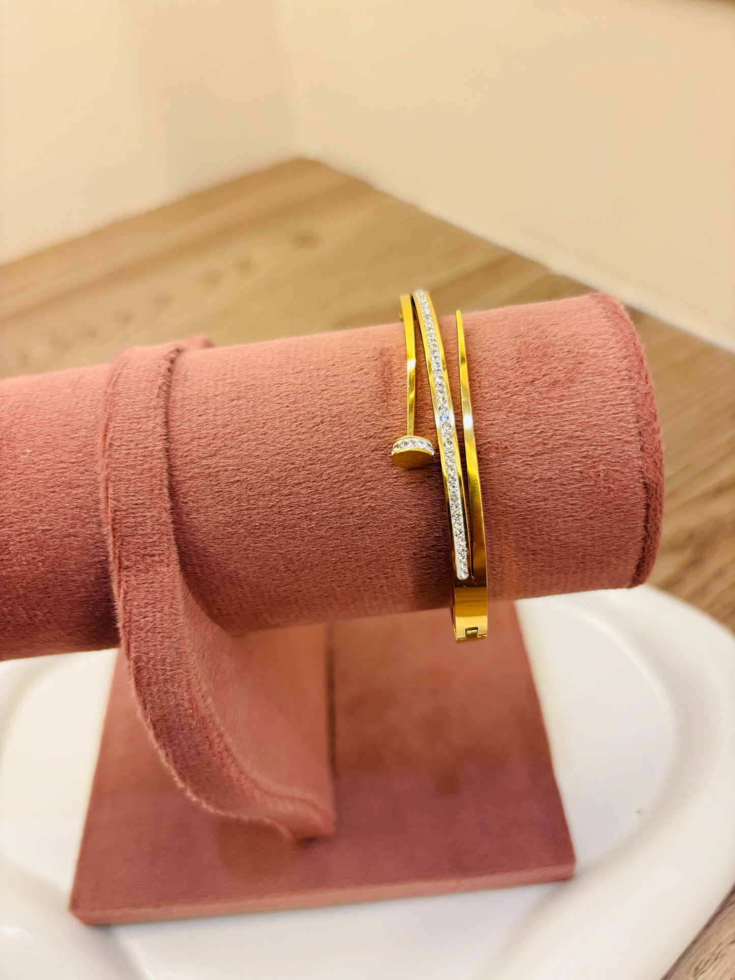 Dazzle Nail Luxe Cuff ✨💫