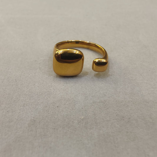 Bold Pebble Open Ring 💛✨